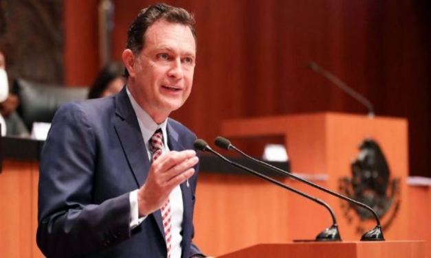 Mauricio Kuri deja coordinación panista en el senado para buscar gubernatura de Querétaro