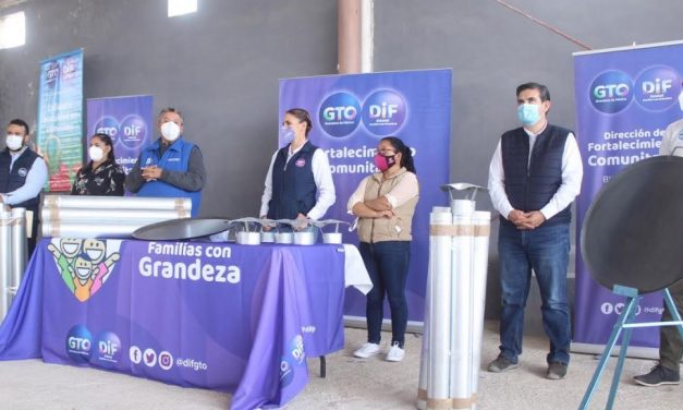 DIF estatal encabeza entrega de estufas ecológicas en Doctor Mora