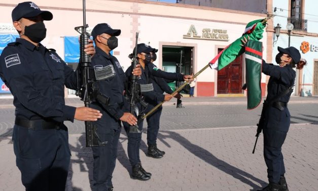 Ayuntamiento ludovicense conmemora Día de la Bandera