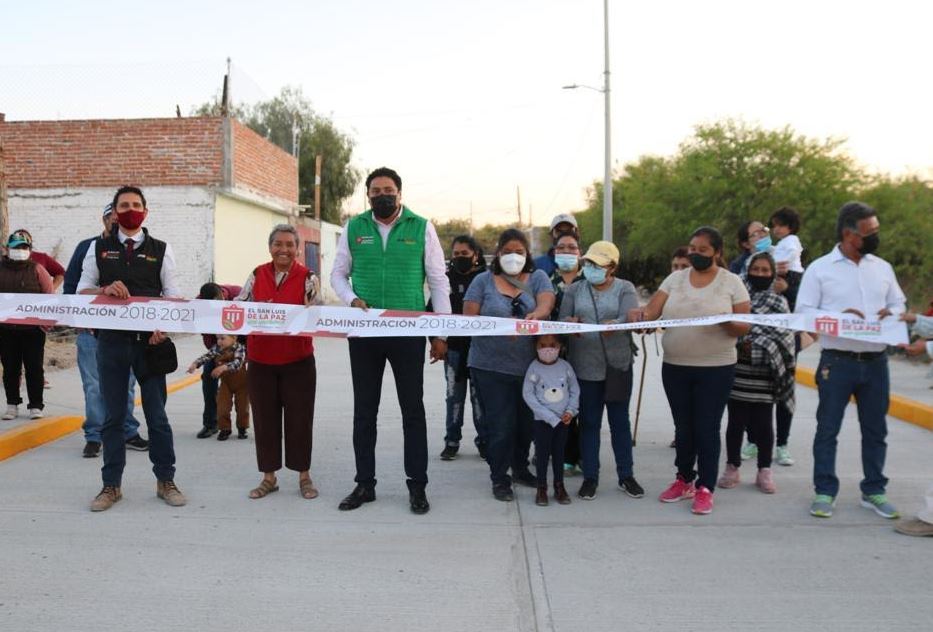 San Luis de la Paz Vecinos de la colonia Nueva San Isidro reciben pavimentación TVi