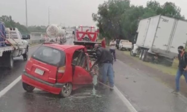 Una Iturbidense sin vida y un lesionado de gravedad en accidente sobre la carretera 57