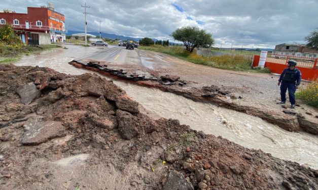 Abren zanja a mitad de la carretera en Las Adjuntas; otras comunidades muestran preocupación por inundaciones