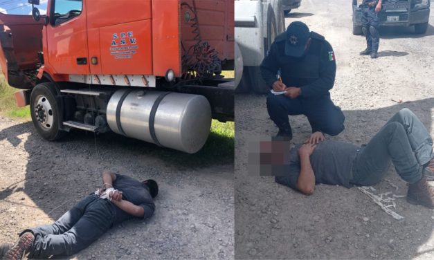 Roban tráiler cargado de aceite comestible; golpean y amarran a conductor
