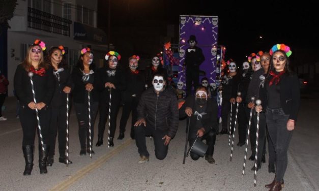 Dr. Mora se llenó de magia durante el Día de Muertos