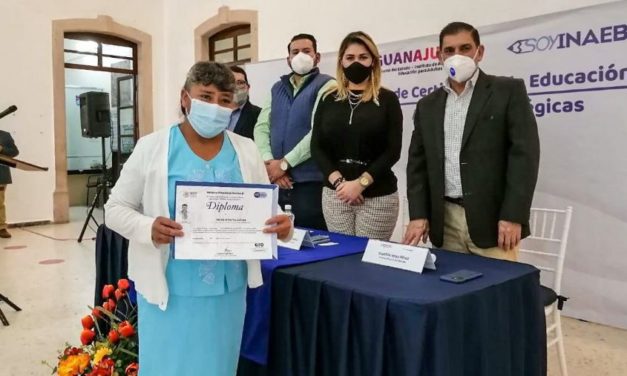 Logran 36 iturbidenses completar su educación básica
