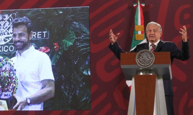 Eugenio Derbez apoyó a Xcaret pero critica al Tren Maya; AMLO lo llama “hipócrita”