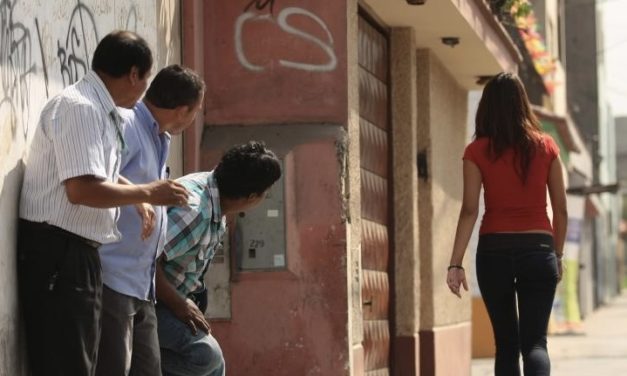 Arrestan a vendedor en Guanajuato por acosar verbalmente a joven