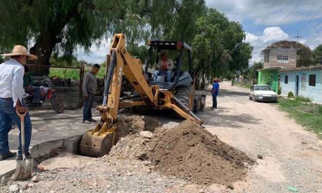 Rehabilitan drenaje de comunidad «La Escondida»