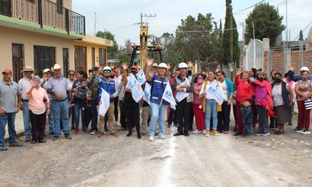 Inicia construcción de camino empedrado en La Cinta
