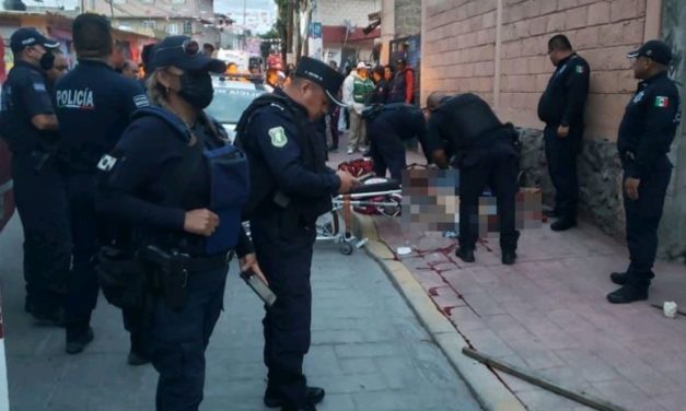 En Ecatepec linchan a dos presuntos asaltantes de pasajeros; uno muere