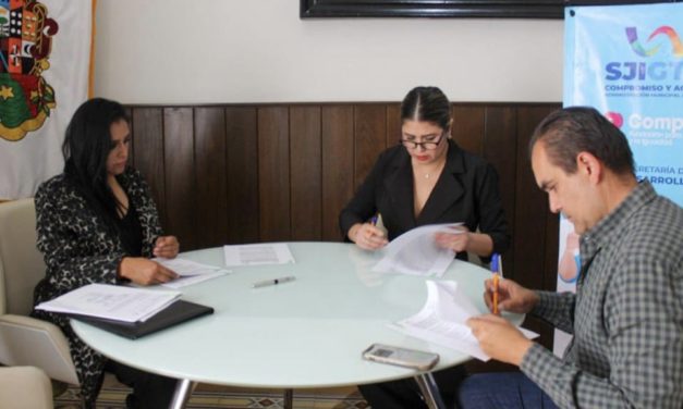 Gobierno municipal y Fundación Comparte firman convenio en favor de la comunidad