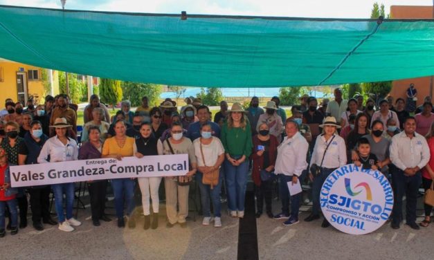 Entrega de Vales Grandeza beneficia a 100 familias de zonas vulnerables