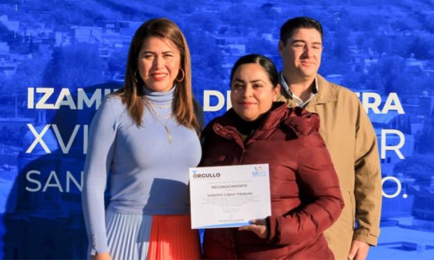 Entrega Ayuntamiento reconocimiento póstumo a profesor Valentín López Vázquez