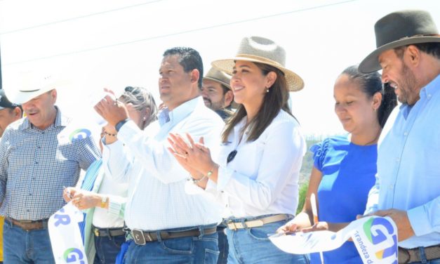 Gobernador Diego Sinhue y Alcaldesa Cindy Arvizu, entregan caminos e infraestructura educativa