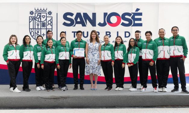 Encabeza Cindy Arvizu abanderamiento de Compañía Municipal de Danza