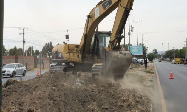 Realiza gobierno municipal obras de limpieza en el acceso principal a la ciudad