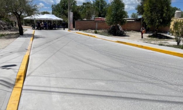 ENTREGA CINDY ARVIZU REHABILITACIÓN DE DOS CALLES EN ZONA RURAL