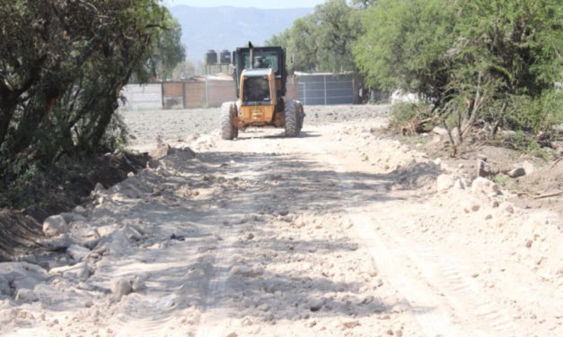 REHABILITA GOBIERNO MUNICIPAL CERCA DE 40 KILÓMETROS DE CAMINOS RURALES