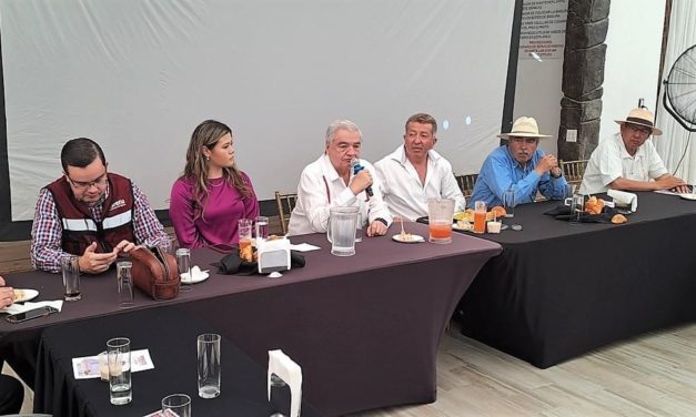 Ernesto Prieto se reúne en San José Iturbide con simpatizantes