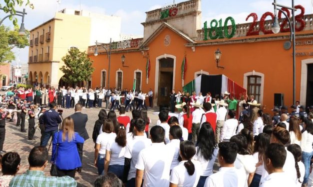 DEVELA CINDY ARVIZU BANDO SOLEMNE DE FIESTAS PATRIAS 2023