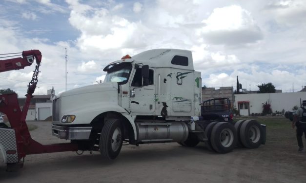 ASEGURA SSP 5 TRACTOCAMIONES CON PROBABLE REPORTE DE ROBO