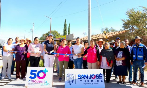 Agradecen familias de Los Vega de Arriba y San Antonio del Llano por entrega de acciones que les brindan mayor seguridad