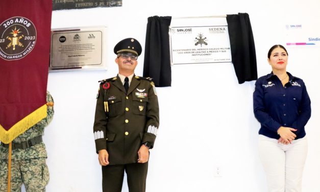 DEVELAN EN SJI PLACA CONMEMORATIVA POR 200 ANIVERSARIO DEL HEROICO COLEGIO MILITAR