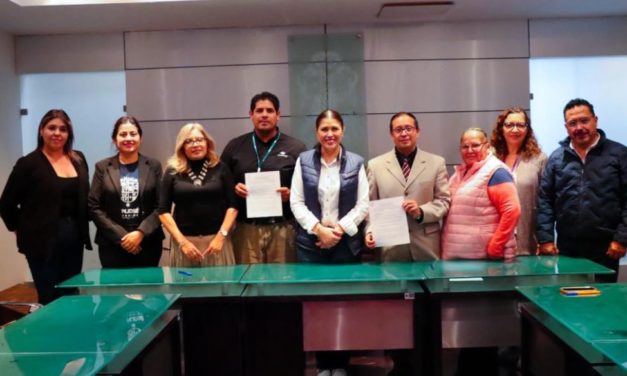 Firman memorándum de entendimiento, instituciones educativas y autoridades municipales