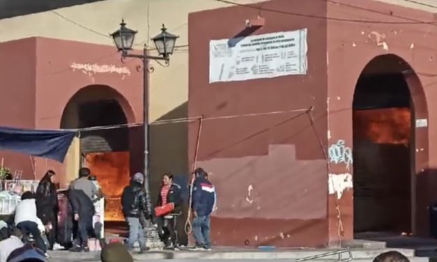 Mercado Hidalgo en san Luis de La Paz se incendia