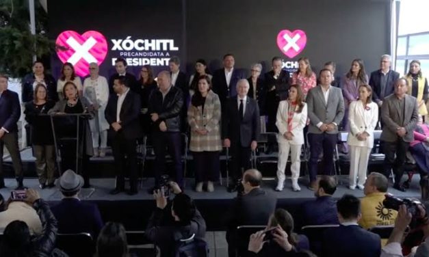 Xóchitl Gálvez presenta a su equipo de pre campaña