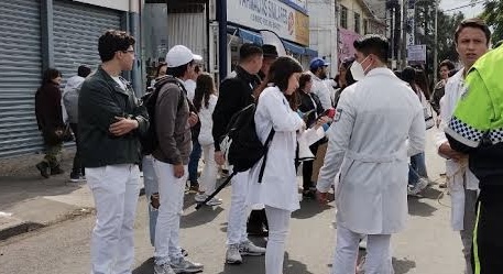 Manifestación pacífica en Celaya por estudiantes víctimas de masacre