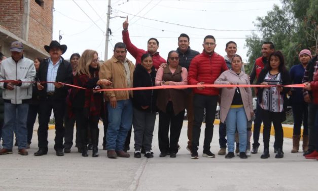 Exitosa entrega de la pavimentación de la calle Jiquilpan