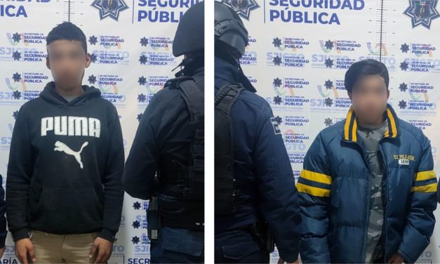 Aseguran elementos de SSP motocicleta y a los ocupantes por actitudes sospechosas