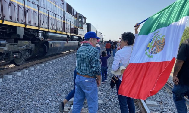 Miles de Guanajuatenses reciben al Expreso Polar