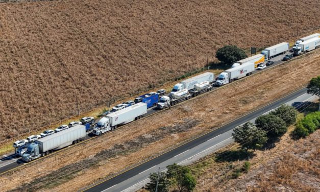Concanaco advierte pérdidas millonarias por bloqueos carreteros; pide liberar corredores logísticos